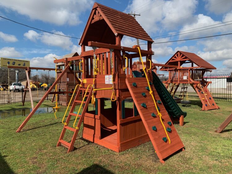 PIF XL w/ Playhouse Panels and Wood Roof (Dallas Display Unit) - Image 2